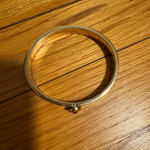 Henri Bendel- Green and gold bracelet - Picture 3 of 5